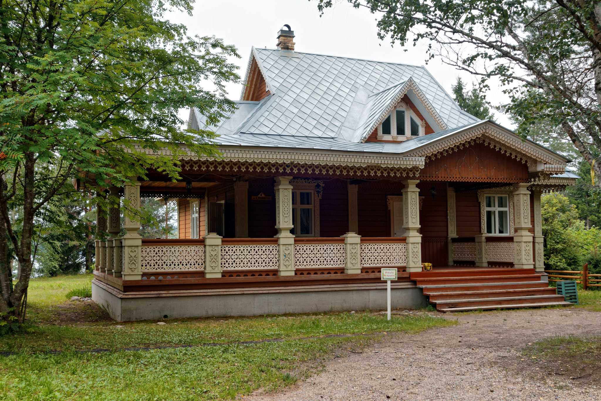 Верхние Мандроги (Verkhniye Mandrogi)